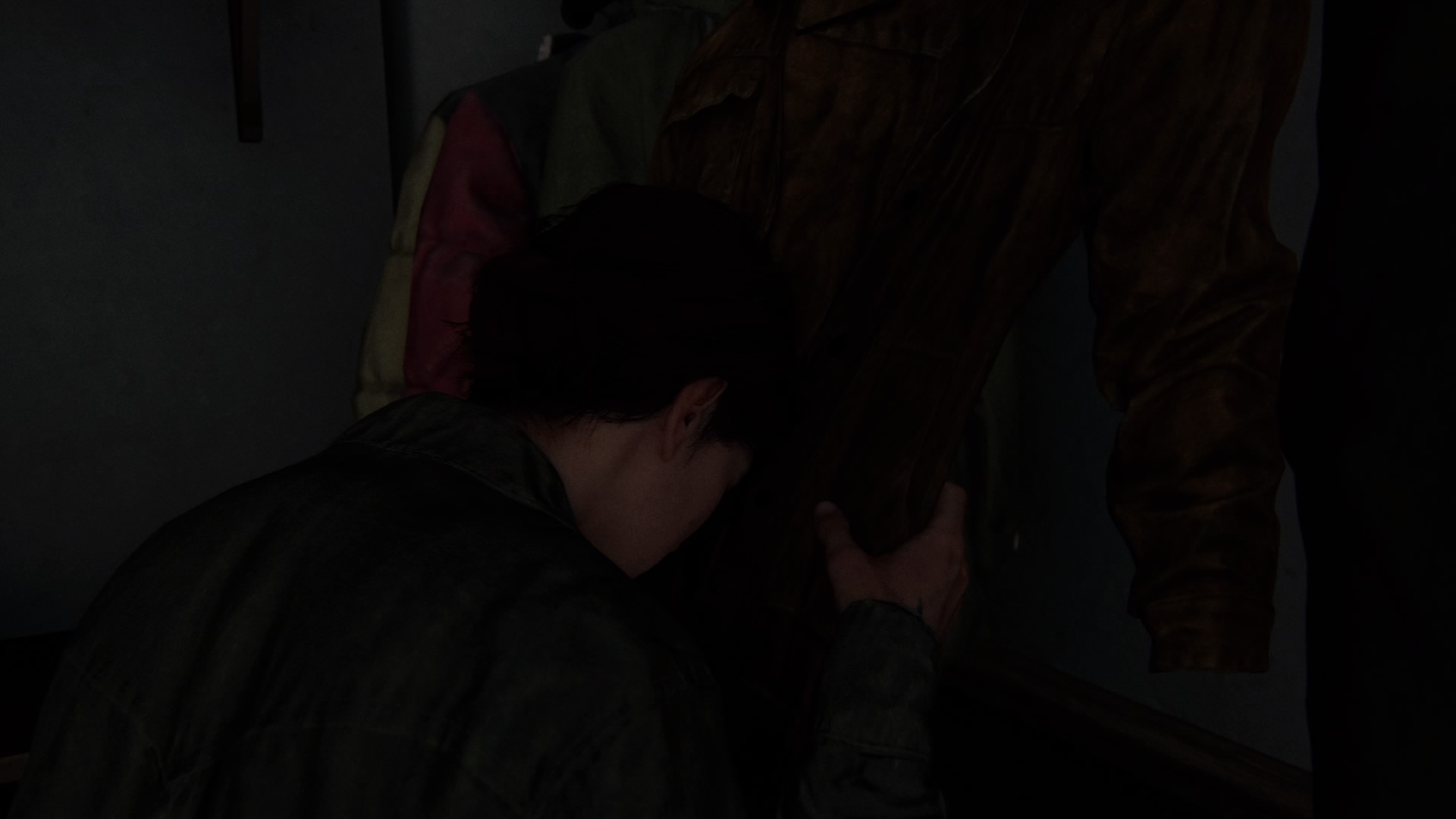 Im Schrank Beweint Ellie Noch Ein Letztes Mal Joels Lederjacke.